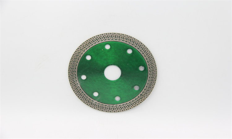 Green mesh-rim diamond blade
